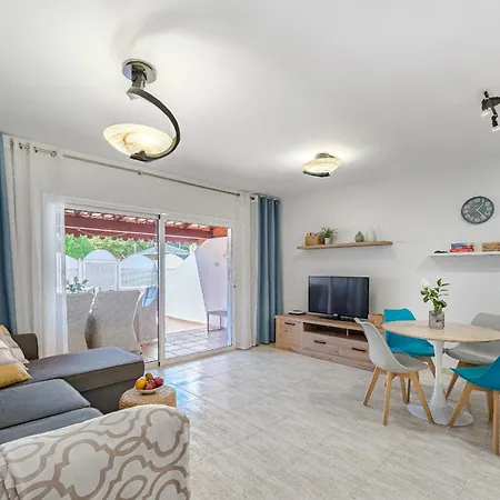 With Private Patio Apartment *