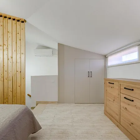 Apartment With Private Patio *