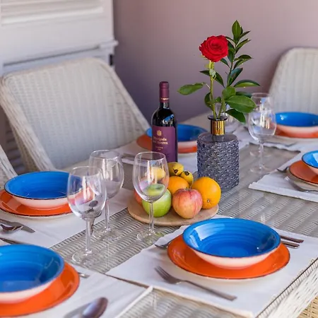 With Private Patio Апартаменты Адехе